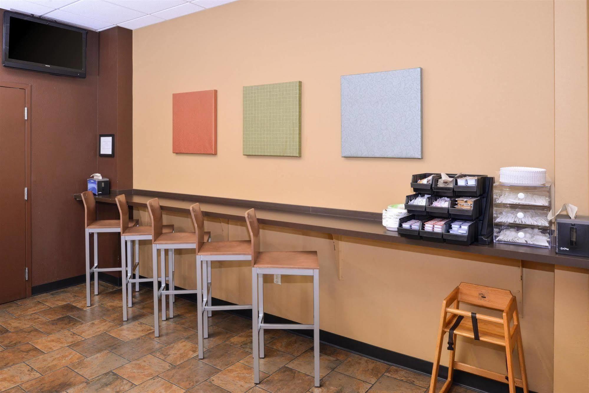 Americas Best Value Inn - Campus View О-Клэр Экстерьер фото